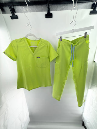 Figs set top and scrub pants, top XS / bottom XXS
