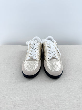 Chanel laminated calfskin suede quilted CC women sneakers                                                                                                                                                                                        laminated calf