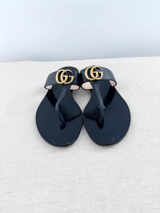 Gucci leather GG thong sandals, 39.5