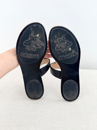 Gucci leather GG thong sandals, 39.5