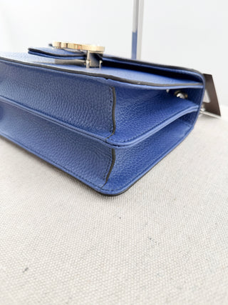 Gucci leather interlocking G shoulder bag with chain strap