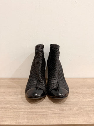 Chanel Leather Block Heel Cap Toe Quilted Ankle Booties Black Women's Size EU 40