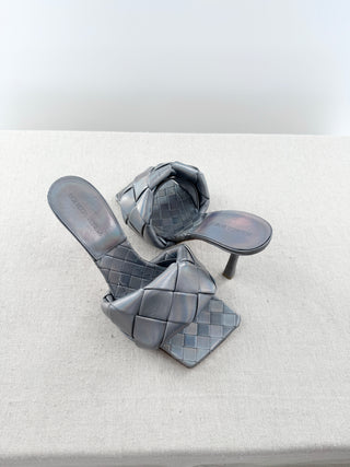 Bottega Veneta intreciatto leather heel sandals iridescent, 40