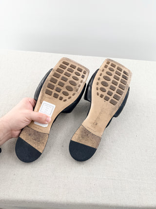 Bottega Veneta flat leather sandals, 40.5