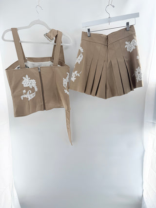 Alexis set embroidered sleeveless top and shorts, M