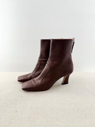Fendi leather booties F freedom square toe and zipper, 40.5