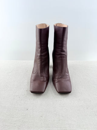 Fendi leather booties F freedom square toe and zipper, 40.5