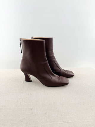 Fendi leather booties F freedom square toe and zipper, 40.5