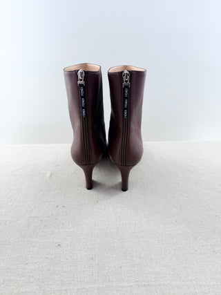 Fendi leather booties F freedom square toe and zipper, 40.5