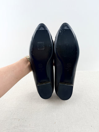 Chanel leather cap toe CC flats, 41