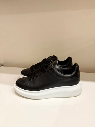 Alexander McQueen Larry Leather Chunky Sole Low Top Sneakers Black EU 38