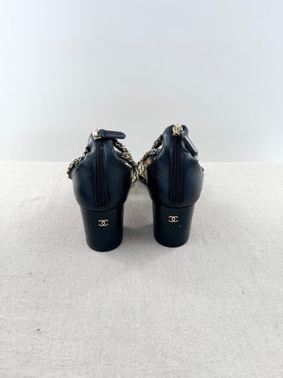 Chanel leather block sandals with link details, 40.5