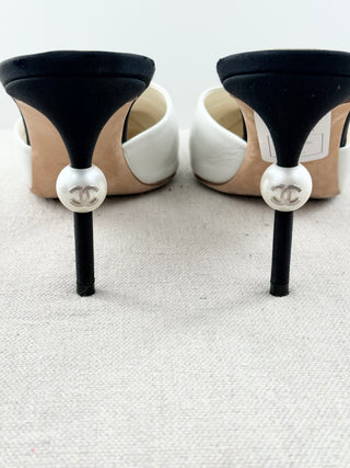 Chanel pointy mule with heel pearl detail leather and satin, 41.5