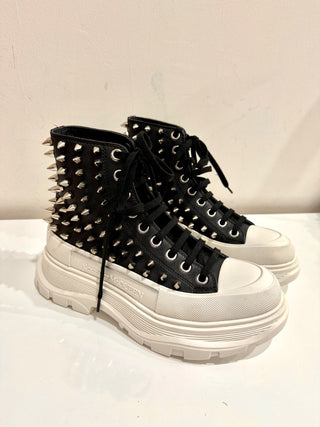 Alexander McQueen Tread Slick Leather Lace-Up Chunky Boots Black/White EU 39.5