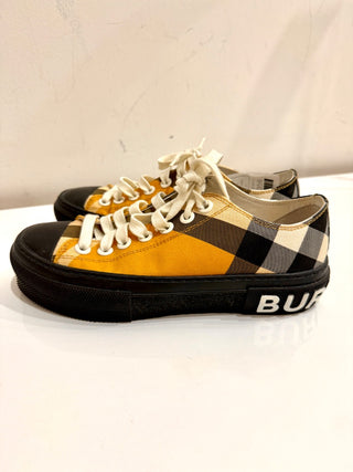 check sneakers, 37
