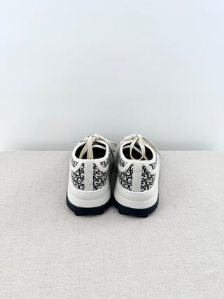 Gucci GG Monogram Jacquard Canvas Tennis 1977 Sneakers Black Mystic White 9