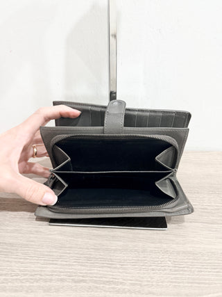 Bottega Veneta leather intreciatto medium size wallet
