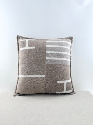 Hermes avalon vibration pillow  50 x 50 cm wool and cashmere
