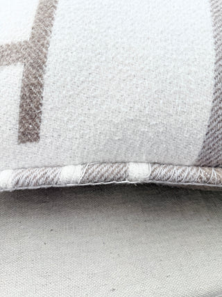 Hermes avalon vibration pillow  50 x 50 cm wool and cashmere