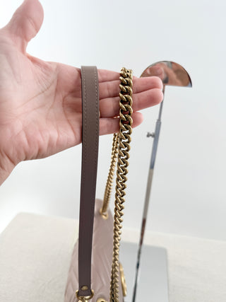 Gucci quilted leather marmont medium bag