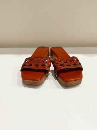 Tory Burch Basketweave Leather Clog Slides Sandals Brick Red Women's Size US 8