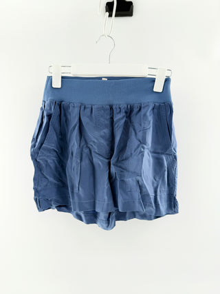 Cinq a sept silk shorts, S