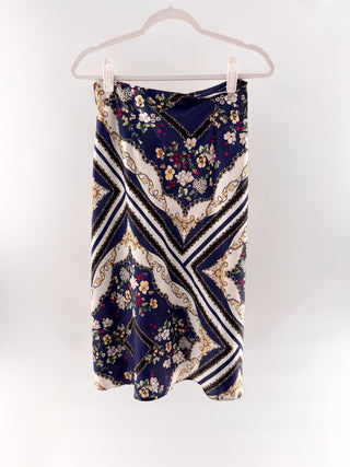 Elliatt pattern silky skirt, M
