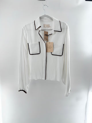sancia long-sleeve button-down blouse with contrast piping and dual chest pockets in cotton fabric, S