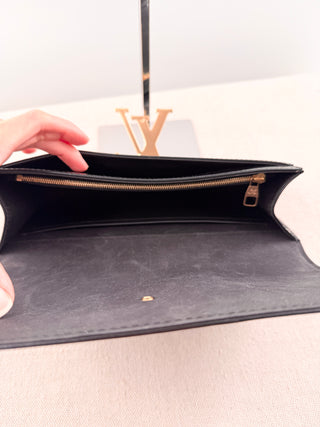 Louis Vuitton patent leather louise clutch bag