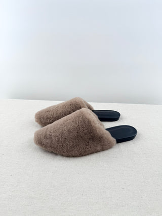Jenni Kayne shearling slide mules, 39