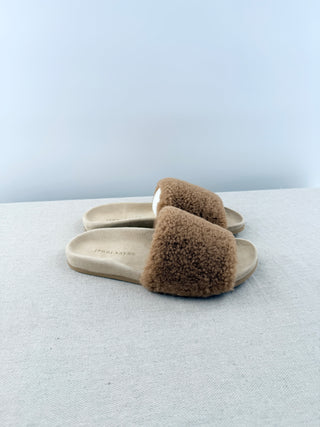 Jenni Kayne shearling open slides, 38