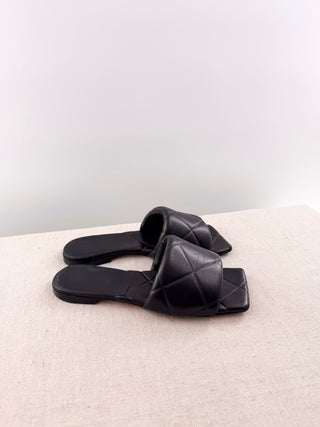 Bottega Veneta Padded slide sandals w/ diamond pattern, 39