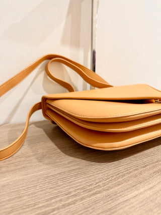 Bottega Veneta Mount Medium Envelope Chain Shoulder Handbag Natural Beige