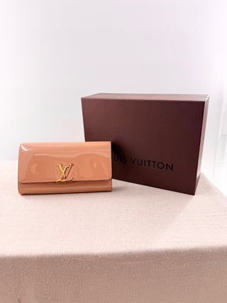 Louis Vuitton nude vernis louise clutch bag