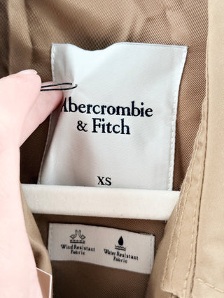Abercrombie & Fitch Cropped double breasted tan trench jacket, XS