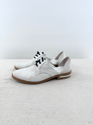 Freda Salvador soft leather cut out oxford shoes, 6.5