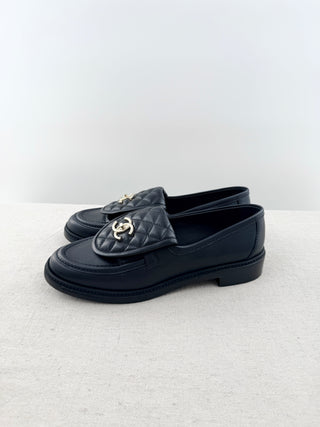 Chanel *RARE lambskin quilted CC turnlock loafers CC, 41