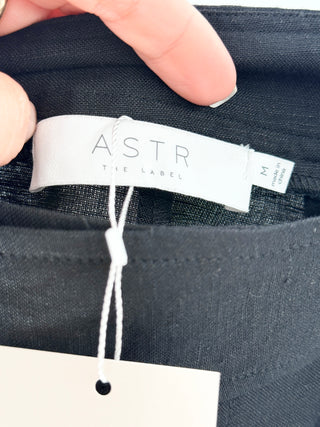 ASTR The Label High Waisted Belted  Pleated Shorts Black Women's Size Medium