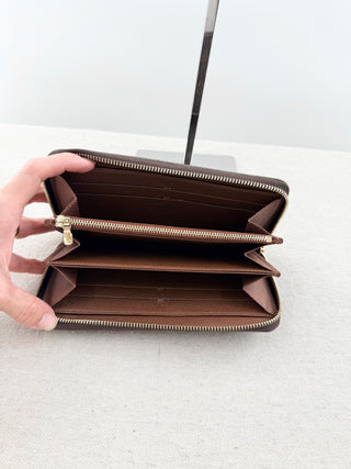 Louis Vuitton monogram zip up wallet