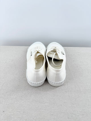 NWT Saint Laurent Olana Canvas Low Top Cap Toe Sneakers White Milk Womens 41