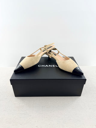Chanel slingback suede and patent leather CC kitten heel sandals, 37