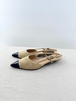 Chanel slingback suede and patent leather CC kitten heel sandals, 37