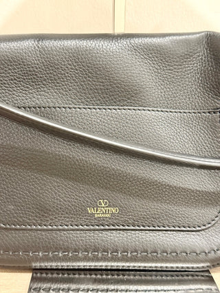 Valentino Garavani Alltime Grainy Calfskin Medium Shoulder Bag Black/Gold