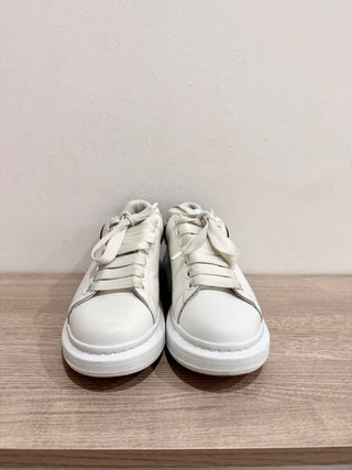 Alexander McQueen Leather Chunky Sole Low Top Training Sneakers White/Black 35.5