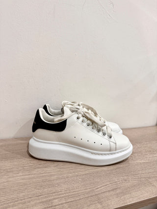 Alexander McQueen Leather Chunky Sole Low Top Training Sneakers White/Black 35.5
