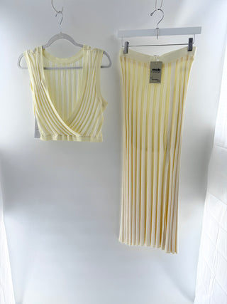 House Of Harlow knit set crop top and pleated skirt, M
