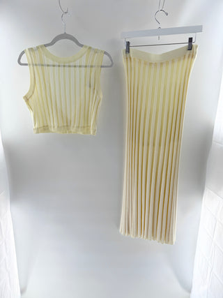 House Of Harlow knit set crop top and pleated skirt, M