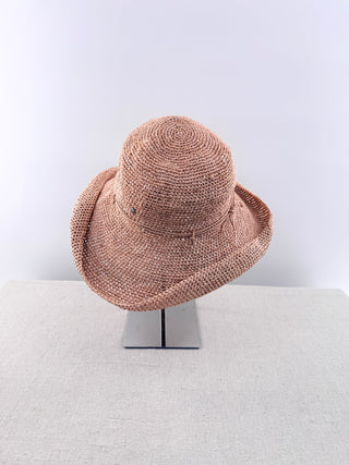 Helen Kaminski hat, OS