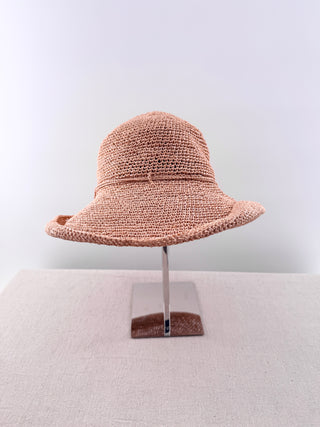 Helen Kaminski hat, OS