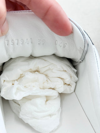 Gucci leather metallic sneakers with contrast trim, 39